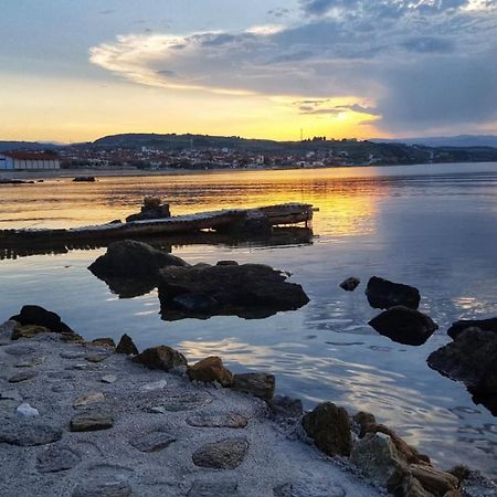 Apartament Στ' Ακρογιάλι Nea Roda Zewnętrze zdjęcie